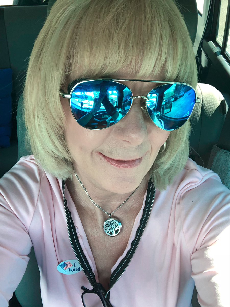 StrangerBlond's tweet photo. @jenepsteinfox13 I did, and the first time in Saint Pete👍🏖🏝🏠 https://t.co/oWBcbhVNny