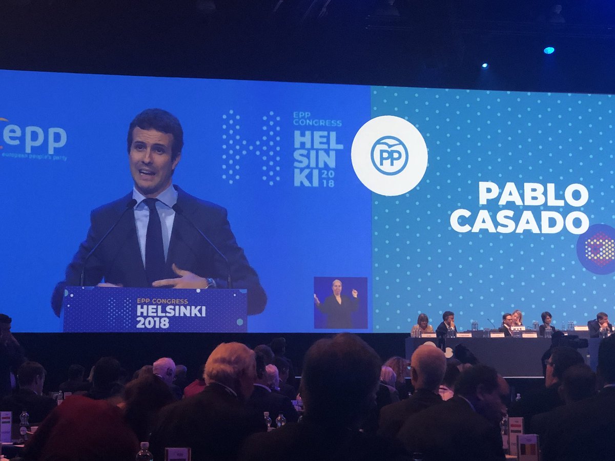 Vi kan inte bekämpa terror med att sätta nallebjörnar och rosor där folk dött .