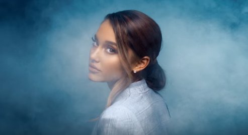 vayresss's tweet photo. SHE IS SO FUCKING BEAUTIFUL 
#breathinmusicvideo https://t.co/gWAperpRxO