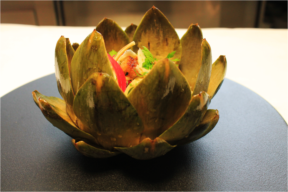 Découvrez la nouvelle carte du restaurant Oro e Argento. Craquez pour l'artichaut, dont les saveurs de citron, pignons et parmigiano Reggiano sauront vous ravir.