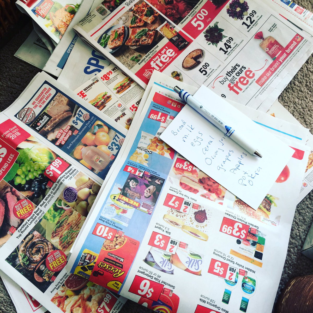 Estoy jukiá con los “shoppers”. Sí, ese manojo de papeles con el que nos atiborran el buzón... ahora me hacen tanta ilusión como cuando solía recibir revistas. tinyurl.com/y7jtyy3v