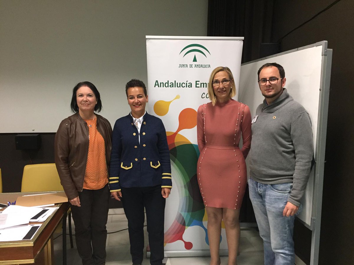 EMASasociadas's tweet photo. Esta mañana nuestra compañera Mercedes Valera Hats &amp; Fascinators ha sido la encargada de representar a @EMAS en la jornada de  “Cooperación Empresarial” organizada por el #CADE de Almuñécar.
#BuenasPracticas
#Asociacionismo
#JuntasSumamos https://t.co/kw1qH1yMT3