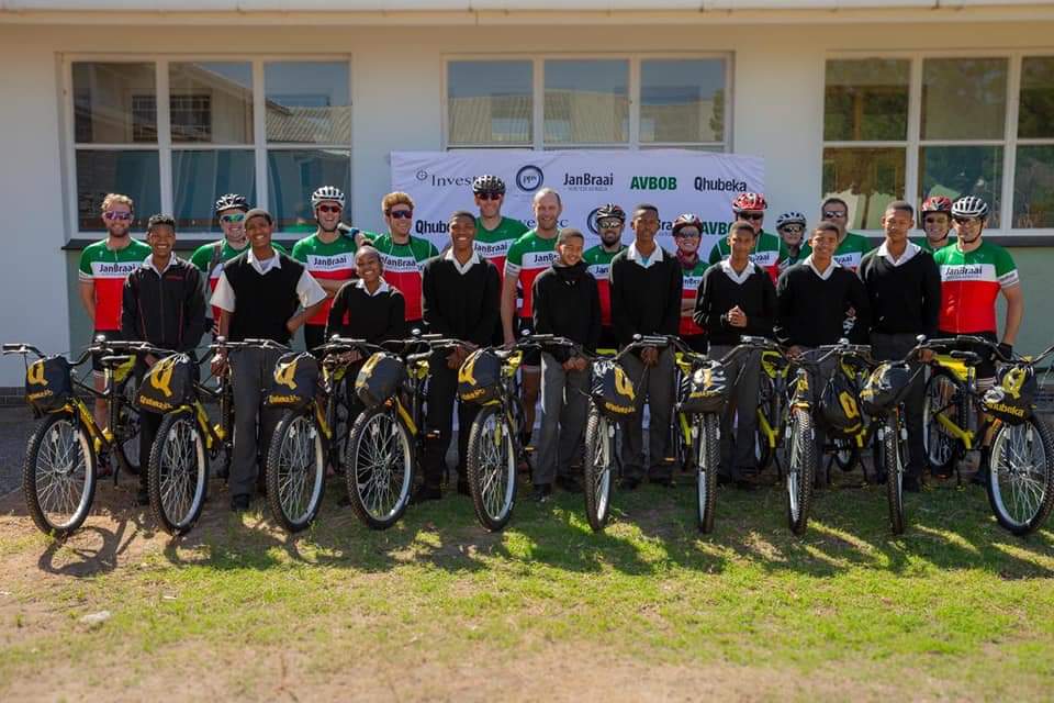 It was a #NewBikeDay in Calitzdorp today as part of the @janbraai, Tour de Braai. #BicyclesChangeLives 🖐🏽