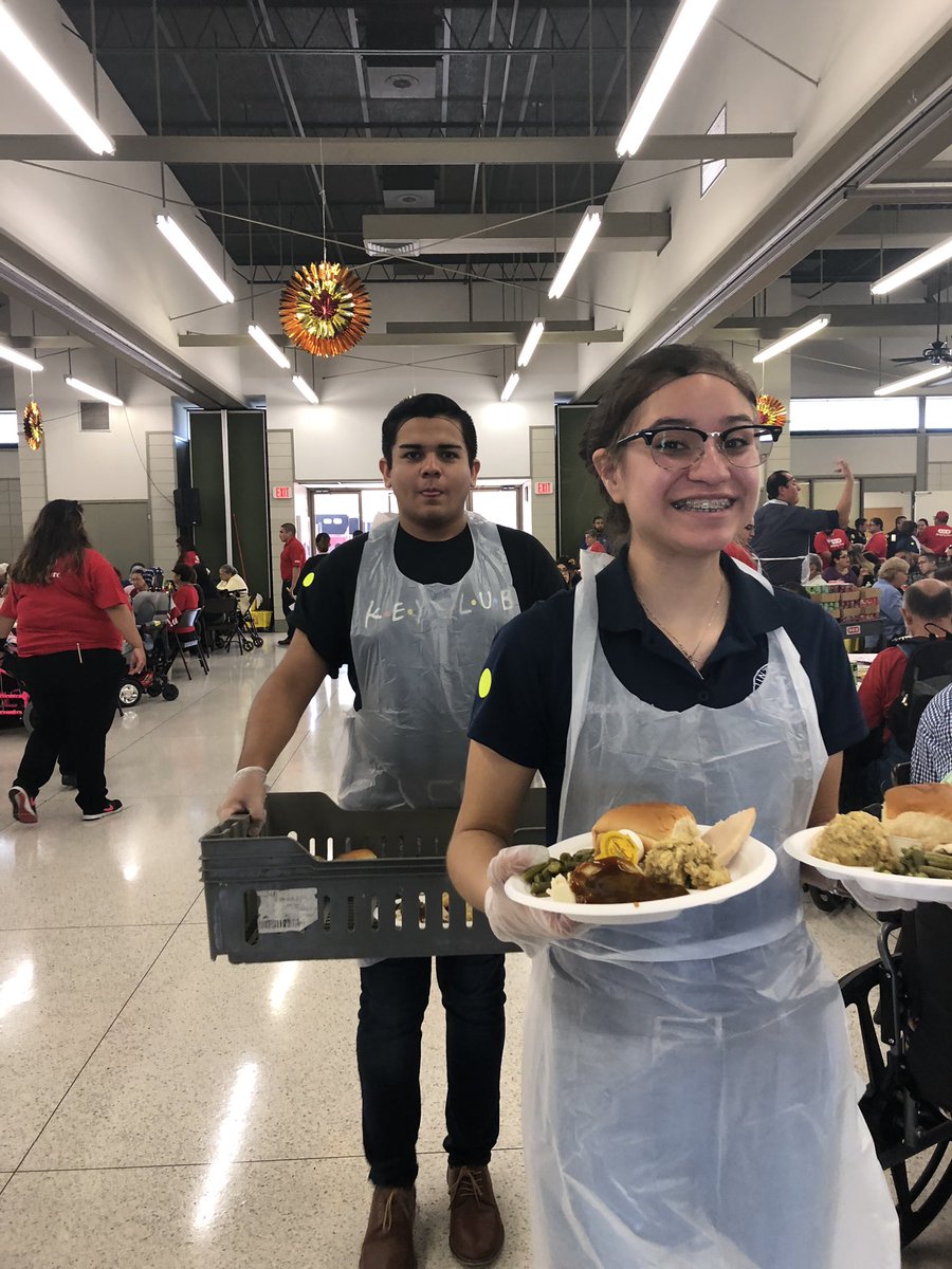 Key_Club_HHS's tweet photo. #FOS2018 #DoGoodFeelGood https://t.co/WrfIpZ50Ds