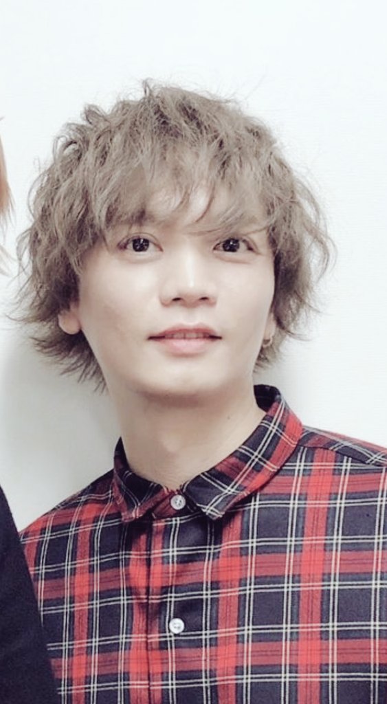dhi_fu__09's tweet photo. この顔面レベルの高さで42とかほんと無理じゃん……？現代の不老不死だよもう https://t.co/iOZaHtJC2A