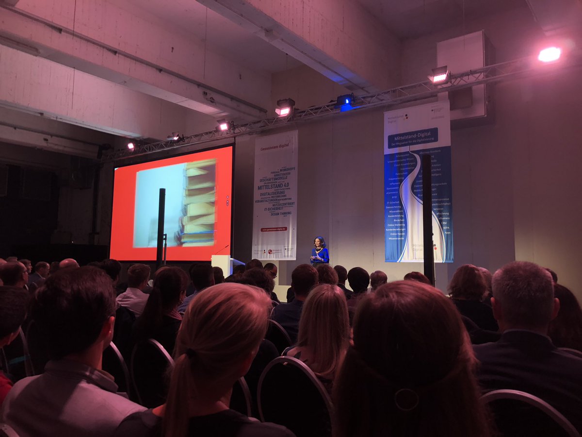 BettinaBartz's tweet photo. #SpielstDuSchon: Ich weiß noch nicht was ich Sie fragen soll ? Was heißt den #Digitalisierung für mich als kleines Unternehmen? Impulse liefert das Kompetenzzentrum Berlin https://t.co/CaheOAD4va