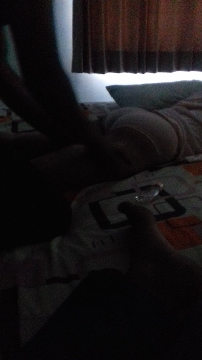 pasutri855's tweet photo. Sepertinya menikmati nya jg wf q di pijit https://t.co/2bW9xUpq33