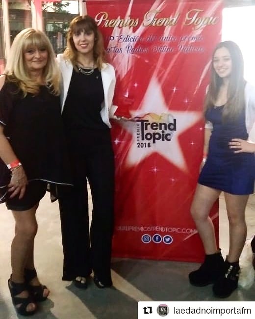 AleLocutoraRube's tweet image. #premios #2018 por @Laedadnofm
*#ReinadelplataMedios - Interés General en radio
* #PremiosTrendTopic - Formato de colección (plata)