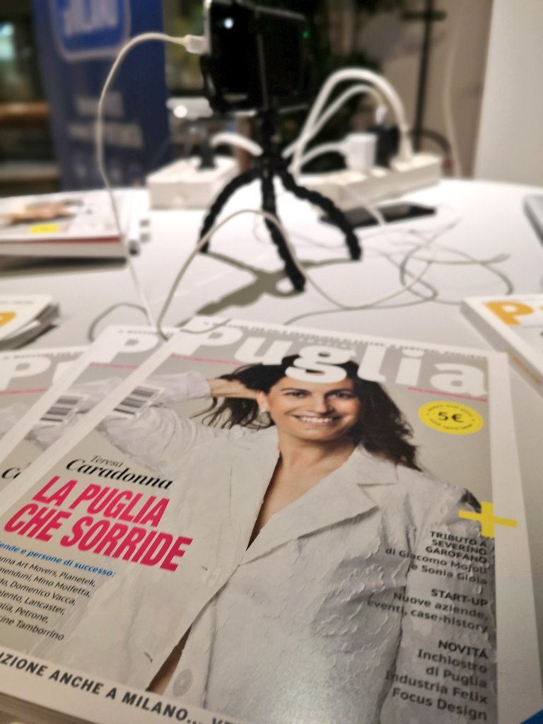 PugliaMistadiTe's tweet photo. Qui in @CopernicoWork è tutto pronto! Vi aspettiamo alle 19 per trascorrere un super #HappyPuglia all'insegna del confronto e del networking. A tra poco! 😉 https://t.co/7N0pWbUjDG