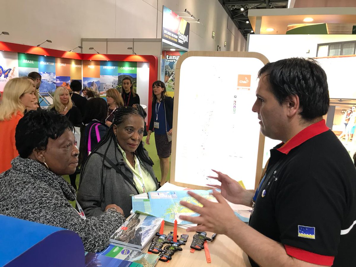 SernaturXII's tweet photo. @SernaturXII está presente la WTM de Londrés 🇬🇧, nuestra Directora Ximena Castro compartió junto al embajador de Chile en el Reino Unido, David Gallagher, y la Sub Directora de Marketing de Sernatur, Emma Ortega.
 #WTMLDN2018 #MagallanesAlMundo https://t.co/kE4oCPmFdE
