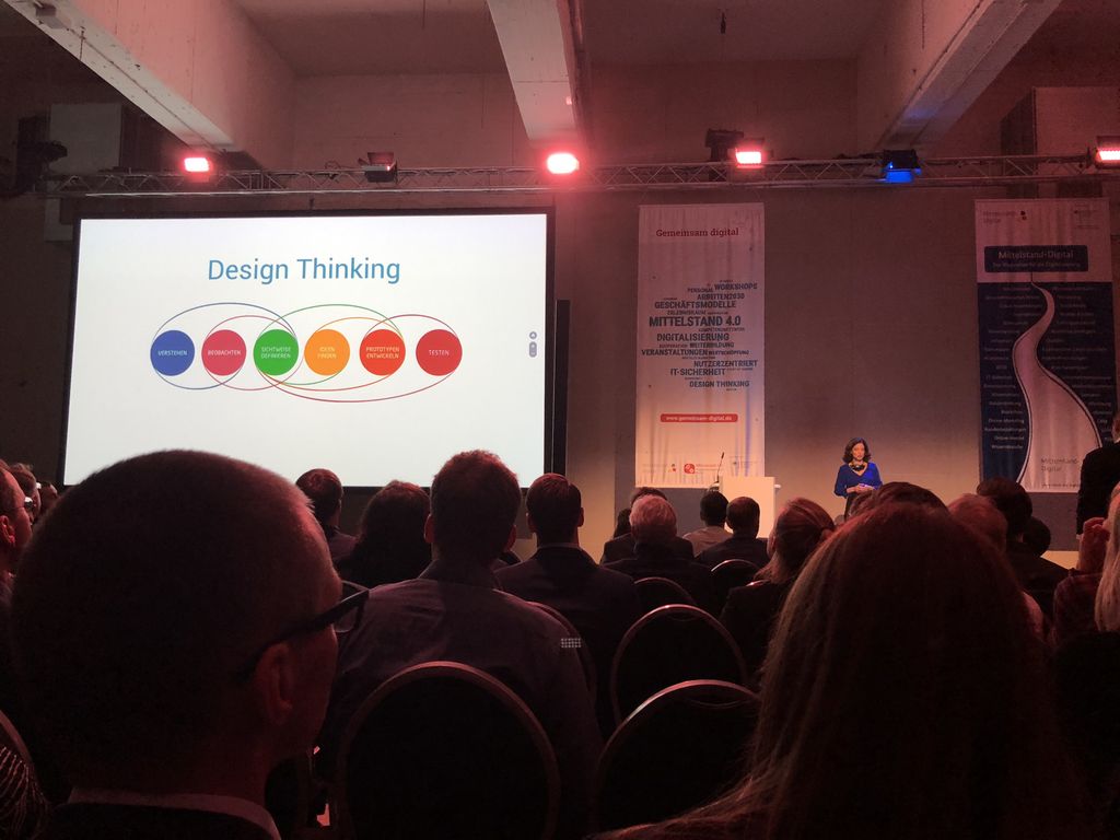 jensottolange's tweet photo. Auch das Kompetenzzentrum Mittelstand 4.0 setzt auf #designthinking - heute bei Game On #spielstduschon #Mittelstand https://t.co/Ii5M1hnftz
