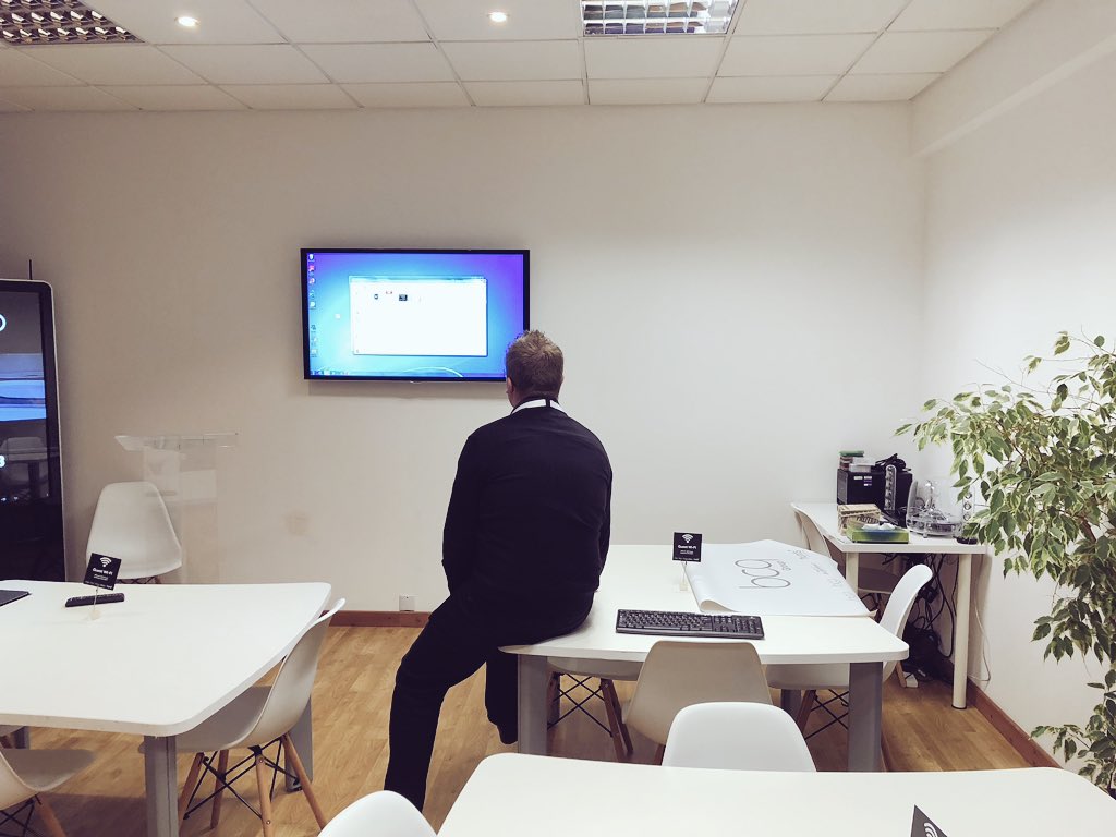 Huntsmedia's tweet photo. Final prep for tomorrow’s print buying course. If you have missed this one... it’s not too late to check out our other courses. https://t.co/uY3BRFksny https://t.co/ZMD1wfnxfq