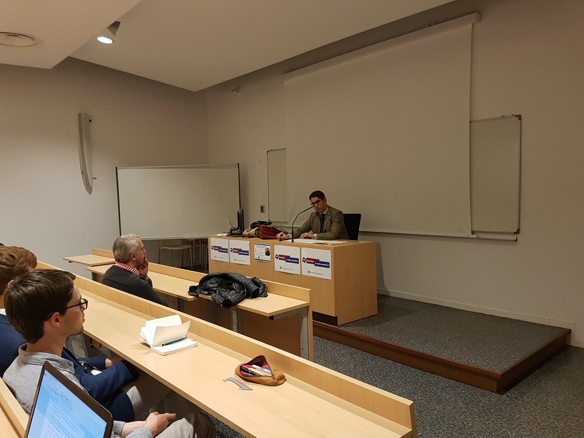 REP_Morbihan's tweet photo. Excellente conférence sur les institutions de l'Ancien Régime par Philippe Pichot-Bravard hier à la @FacDroit_EcoUBS !
Merci aux participants, à l'intervenant pour ses connaissances et aux militants et élus étudiants du @REP_mvt pour l'organisation ! 😉
#REPmvt #UBS https://t.co/y5ED9o44CI