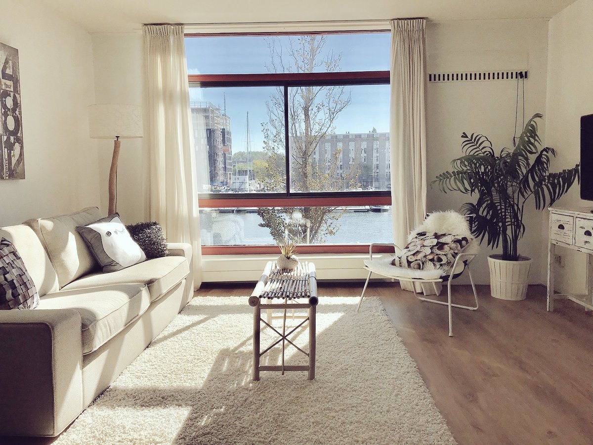 VanjaSantic's tweet photo. Deze woning is is nu #verkocht! #Meubelverhuur loont! #verkoopstyling #amsterdam https://t.co/QSZBPYwYy3