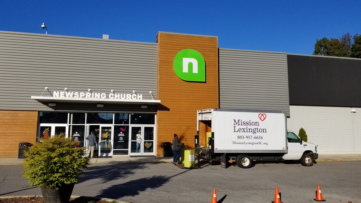 MissionLexSC's tweet image. A HUGE THANK YOU to @newspring Columbia for coming through again this year to kick off our Holiday Food Drive season! Their campus collected 2,001 lbs of holiday food and turkeys/hams for our families we serve. We cannot say thank you enough to those who gave! 🦃❤️