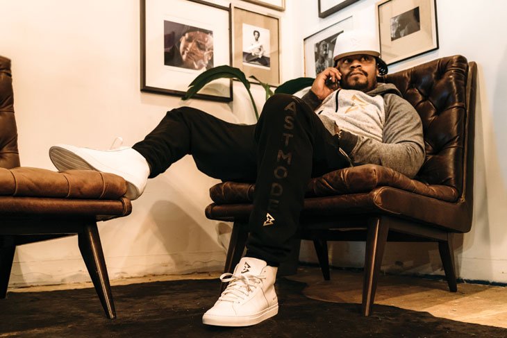 News &amp; Notes: With Beast Mobile, Marshawn Lynch fuses technology, philanthropy and celebrity cityartsmagazine.com/beast-phone-ma…