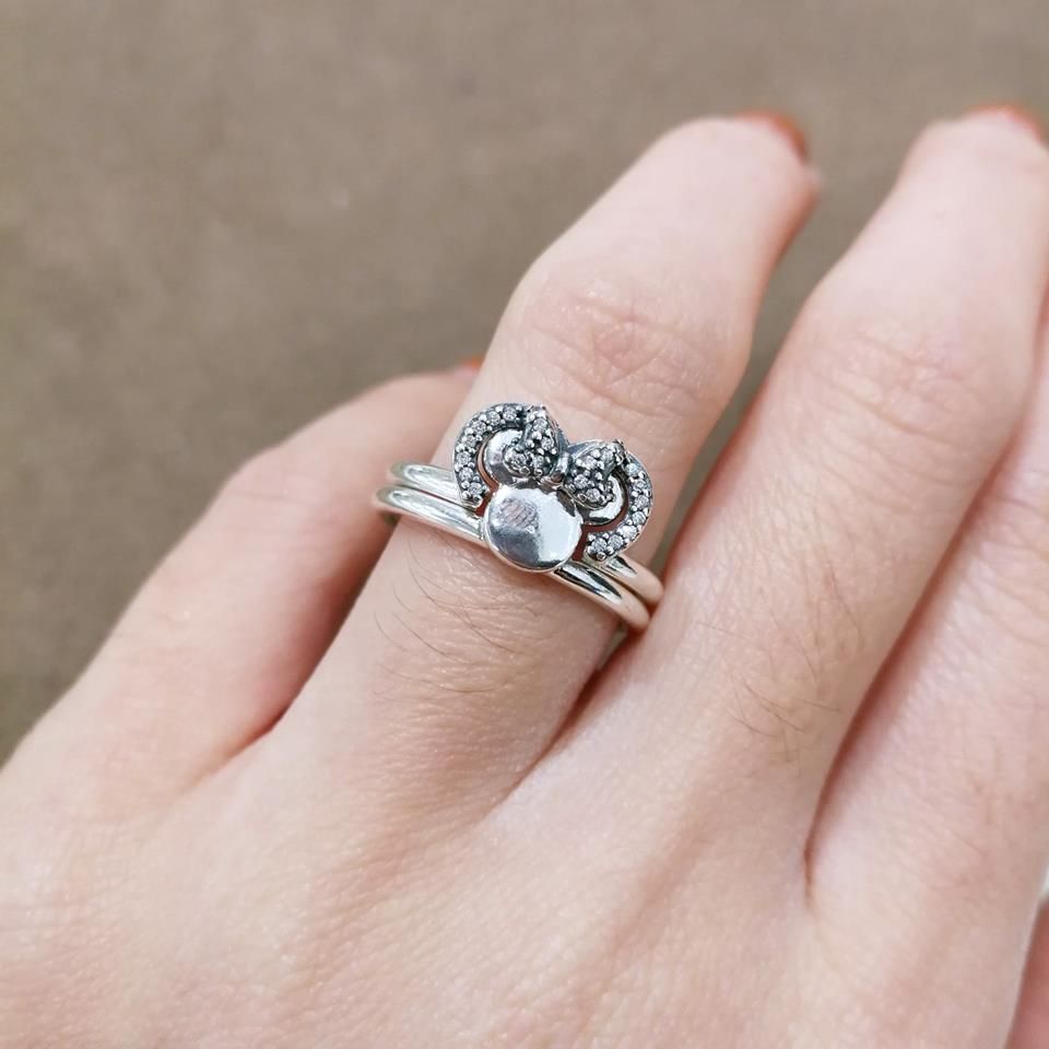 salehere1's tweet photo. 📣 มาแว้วว! #Pandora คอลมิกกี้เม้าส์ #สาวกดิสนีย์ พลาดไม่ได้ ไม่ว่าจะแหวน หรือกำไรก็คิ๊วคิ้วท์ คอลมีอะไรออกมาบ้าง ตามมาชมกันเล้ยย
📅 วางจำหน่ายแล้ววันนี้เป็นต้นไป
📍 ที่ Pandora ทุกสาขา
⭐️ ค้นหาสาขาใกล้บ้าน >> https://t.co/MG3xLFRhAq
#SaleHere #Pandora #แพนโดร่า #PANDORAxDISNEY https://t.co/arovyejlOP