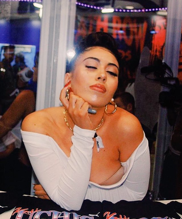 kaliuchisbrasil's tweet photo. Kali Uchis na #ComplexCon2018 x @PUMA 🔥 https://t.co/by2B63Shdc