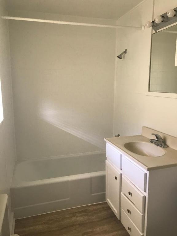 TcastleCastle's tweet photo. **FOR RENT**
Studio Apartment
1308 1/2 15th Street, Lake Charles LA 70601
$575 Month | $400 Deposit
Newly remodeled STUDIO apartment located in Central Lake Charles.
#CallCastle to schedule your viewing 337-480-6555
#ForRent #StudioApt #LakeCharlesLa https://t.co/mYbM9dxCw9