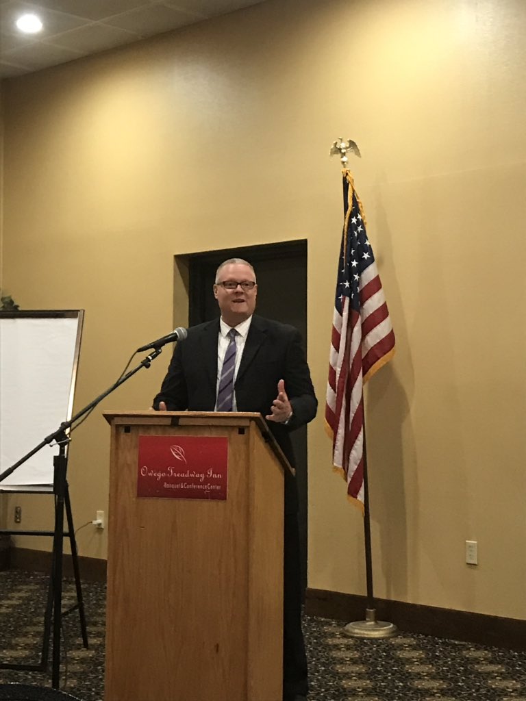 Dora Leland 😷🍎 tweet media