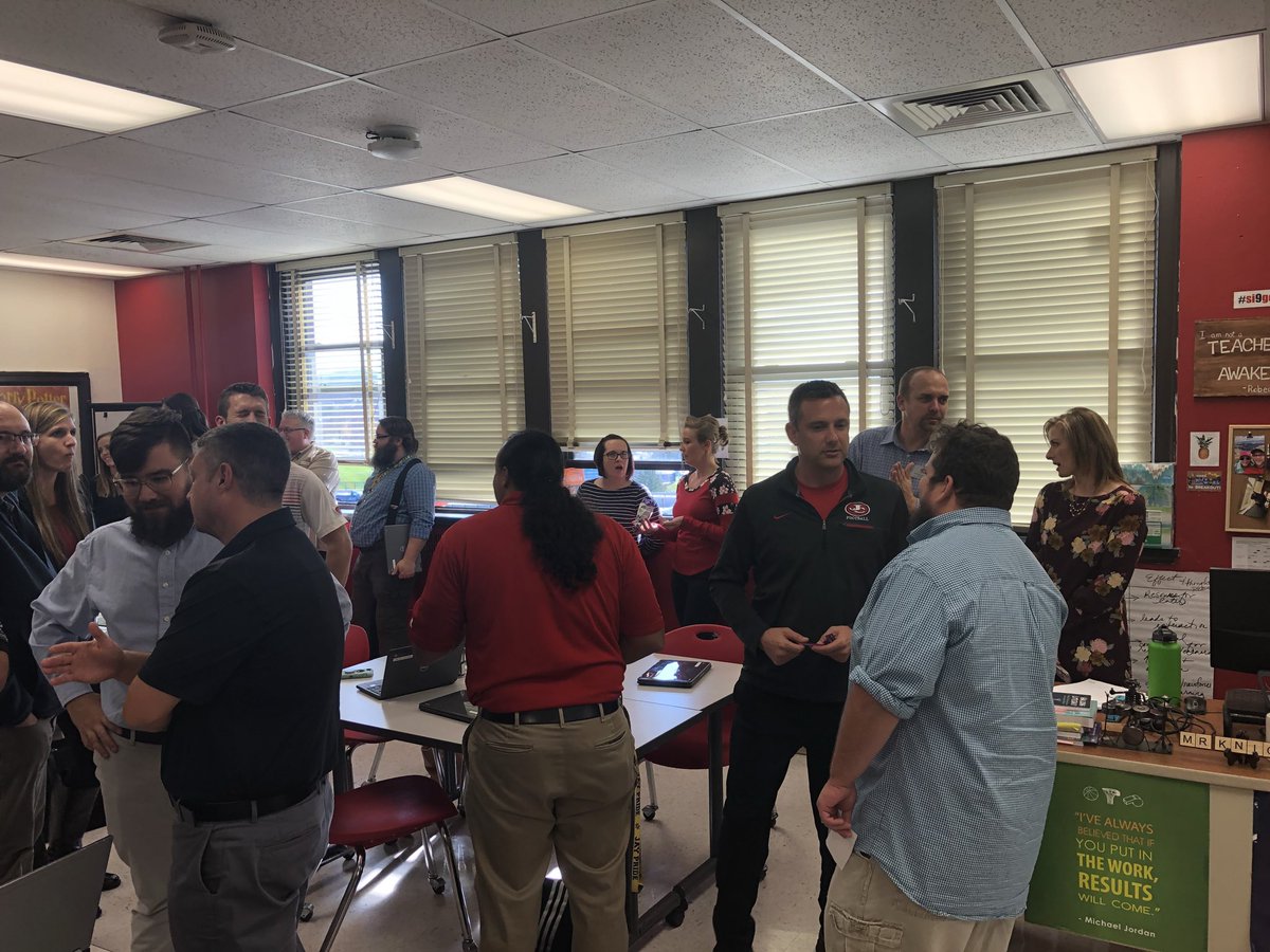 bmeldrumBO's tweet photo. Modeling “This or That” instructional strategy today. @Coach_Terpstra and @JWankum sharing with the #Si9gc team. #seeintothefuture #fixthepast #learningtogether https://t.co/rxqO8bAmee