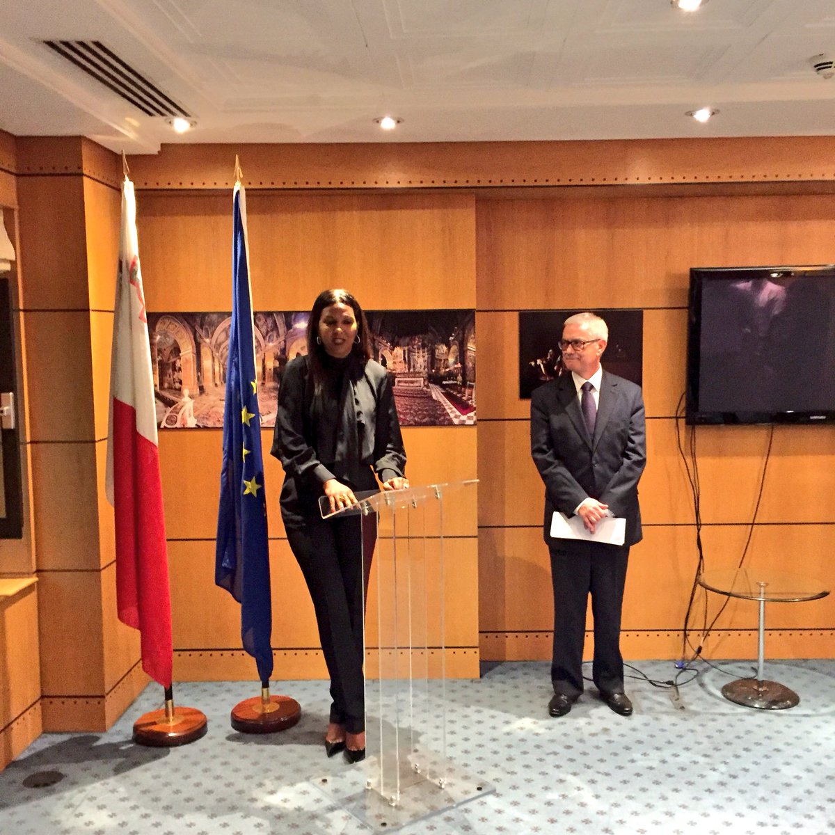 MaCastaneda_'s tweet image. 🇧🇿 First Lady Kim Simplis Barrow and Honourable Laura Tucker-Longsworth, Speaker of Belize House of Representatives, speaking about their country’s steps on #LGBTQiRights support at the Malta High Commission in London. Thanks, @HumanDignityT 🚀🏳️‍🌈 #CP4D