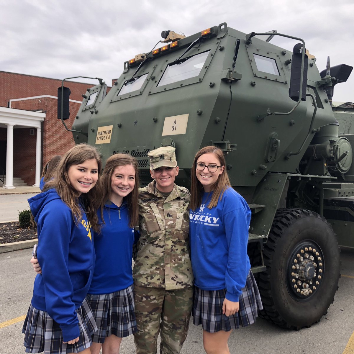 BethlehemHS's tweet image. Thank you to Colonel Steve Mattingly and the #kyguard for their participation in our Veterans Day program today!  Thank you for your service. 💙🇺🇸💛 #wearebethlehem