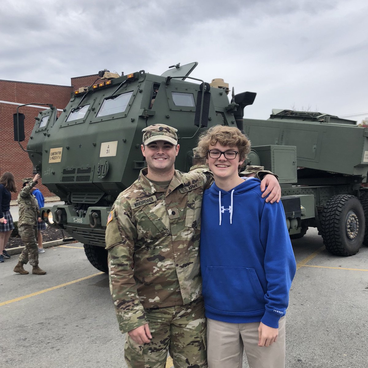 BethlehemHS's tweet image. Thank you to Colonel Steve Mattingly and the #kyguard for their participation in our Veterans Day program today!  Thank you for your service. 💙🇺🇸💛 #wearebethlehem