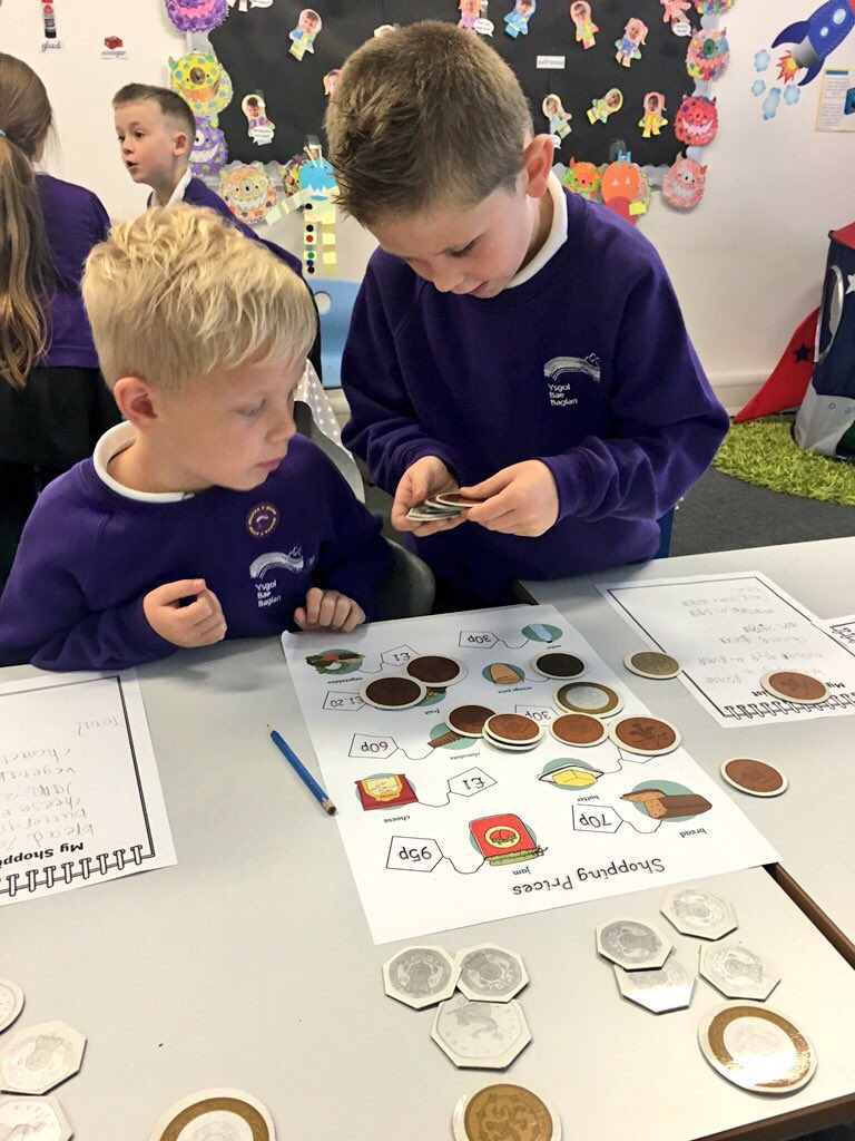 YBB_Y1's tweet photo. Being year 2 👧🏼🧒🏽we had the job of writing the shopping list for the space party food. After working out the quantity we added up the total cost.💷  #numeracy #money #shoppinglist #problemsolving #workingtogether #handlingmoney https://t.co/u3Lo6yZ0g7