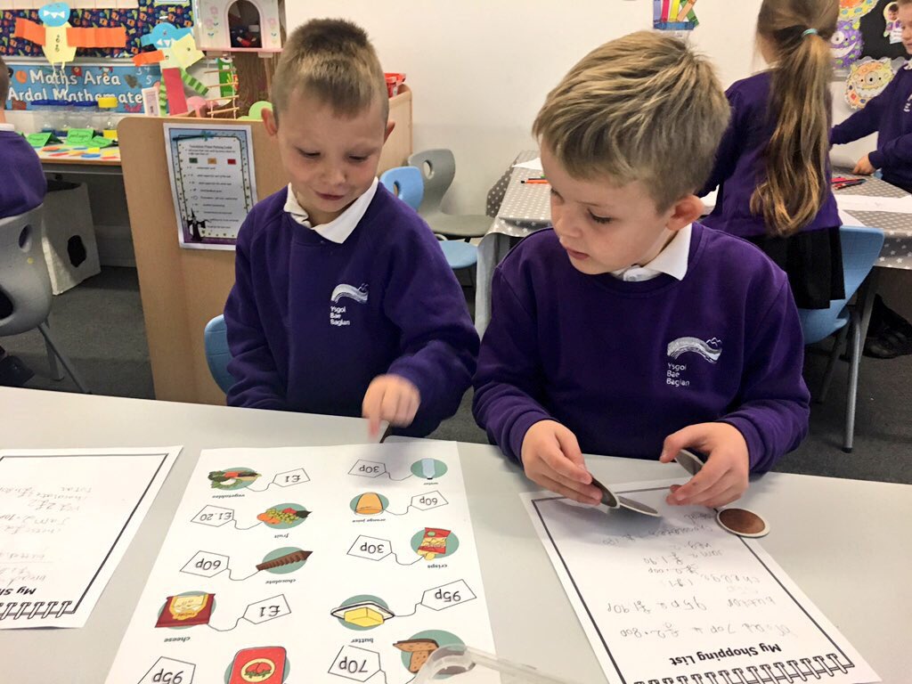 YBB_Y1's tweet photo. Being year 2 👧🏼🧒🏽we had the job of writing the shopping list for the space party food. After working out the quantity we added up the total cost.💷  #numeracy #money #shoppinglist #problemsolving #workingtogether #handlingmoney https://t.co/u3Lo6yZ0g7