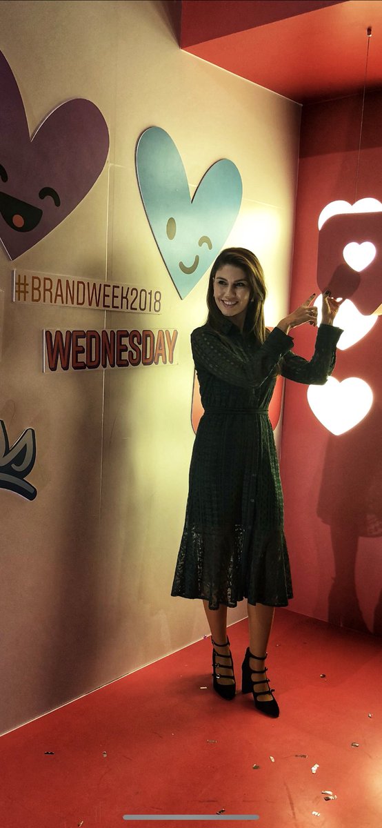 Bugünkü #brandweek konuşmacılarından öğrendiğim en önemli şey digital dünyayı ve sosyal medyayı takip etmeyen hiçbir işletmenin geleceği olmayacağı👍 Bazen çok zaman harcasak da bu dünya iş hayatı için vazgeçilmez bir gerçek🌟✨⭐️