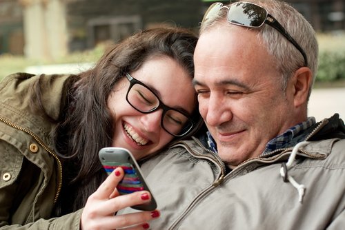 echatterchecks's tweet photo. How do you talk to your kids and teens about online safety? Share your tips and advice with us below!
#parents #schoolofficers #socialmediainvestigations #deepwebinvestigations #socialmedia #parenting #parent #parentingtips #schoolresourceofficer
#schoolresources #deepweb https://t.co/VGD9UoL1HL