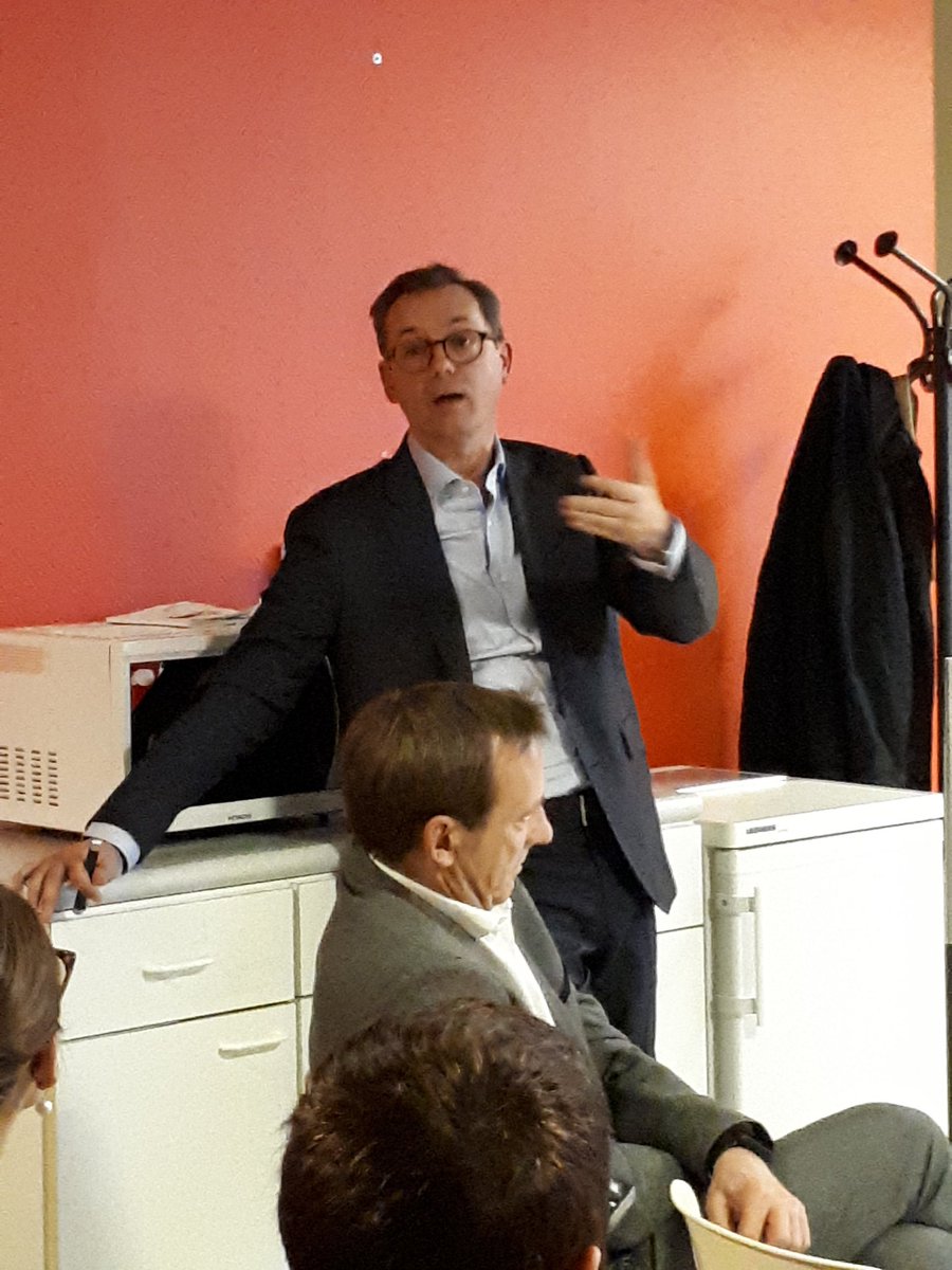 ochpsm's tweet photo. #INstitutCancerologieSainteMarie #Ramsaygds #moissanstabac grand merci au Dr Harry pour cette conférence très intéressante ! Soutenons le courageux qui se lancent dans cette bataille https://t.co/A8UvpjRFqH