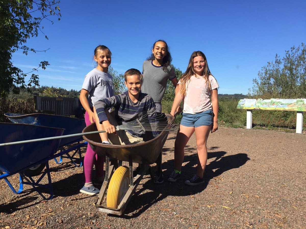 We recently hosted our Annual Rotary Day at the Laguna Environmental Center and 16 volunteers from three different clubs attended. Thank you Rotary Club of Sebastopol, Rotary Club of Santa Rosa, and the Sebastopol Interact Club for your incredible help!