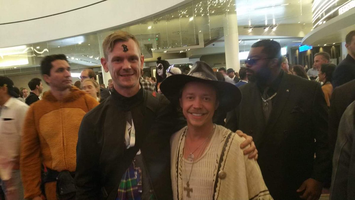 CryptoshiBTC's tweet image. Had a pleasure meeting @brockpierce 
at @WorldCryptoCon in @Vegas

Extremely humble and genuine person.. and well.. look at that smile.. Carasmatic as hell 

His body guard on the right is not carasmatic as hell 😂

#WCC2018 #crypto #btc #blockchain