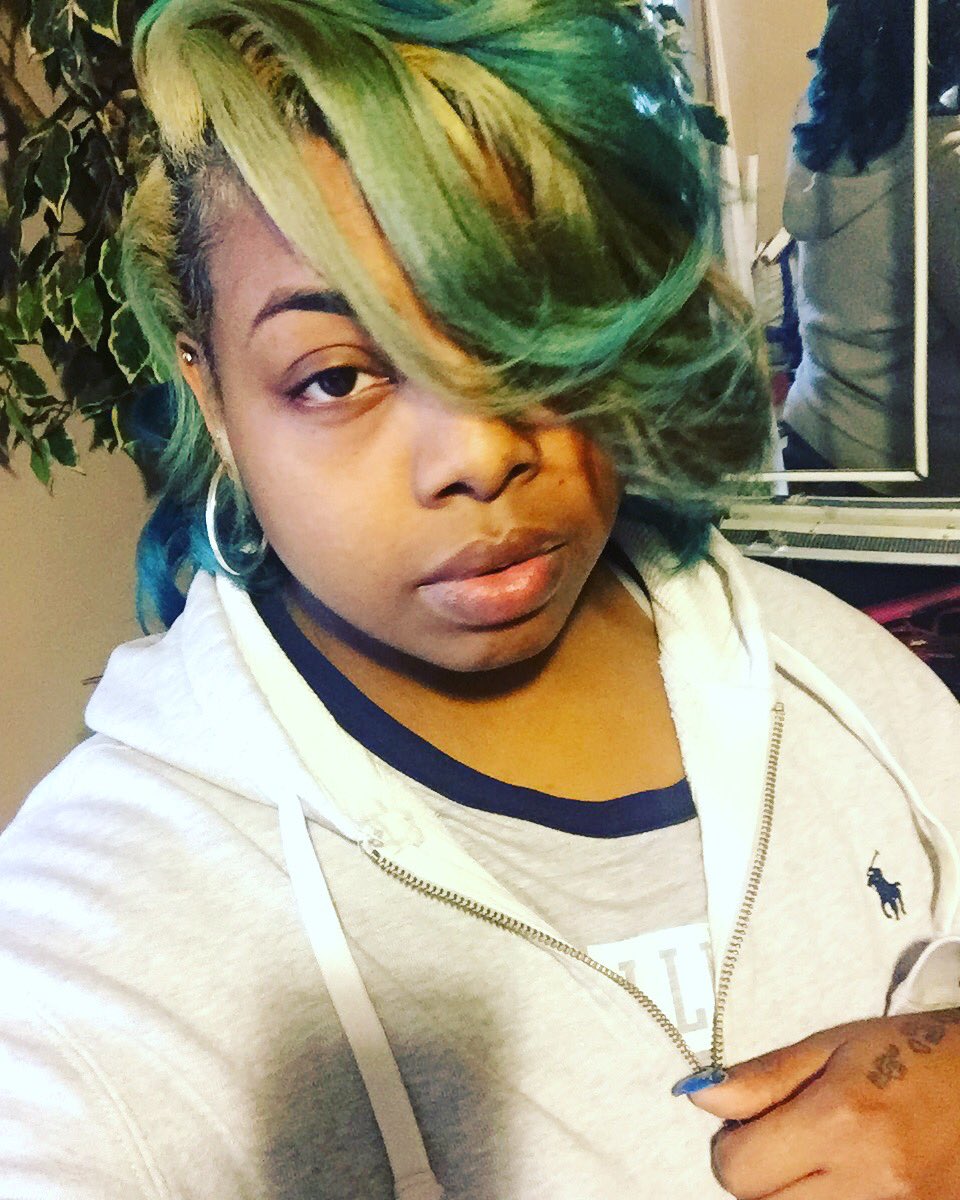 Simpli_Dottie31's tweet photo. Crushing on myself!!! #heyWednesday 🧤🧤 https://t.co/FfsOugY7F5