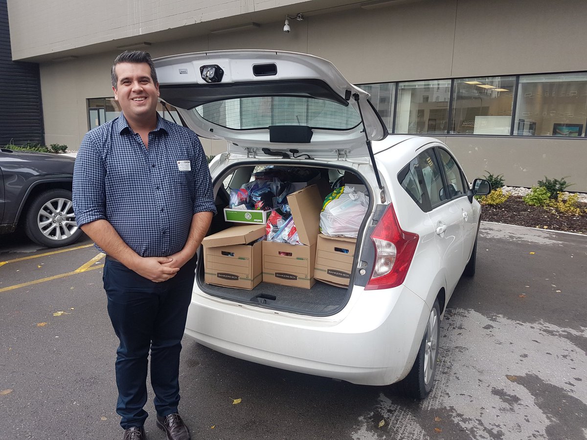 That is what you call showing your #locallove ! A big thank you to <a href="/FCT_Canada/">FCT</a> #ldnont for collecting 120 kits for youth experiencing homelessness. This car is full of #locallove and heading off to <a href="/YOU_London/">Youth Opportunities Unlimited (YOU)</a> to address #UNIGNORABLE poverty in our community! <a href="/unitedwayemca/">United Way Elgin Middlesex</a>