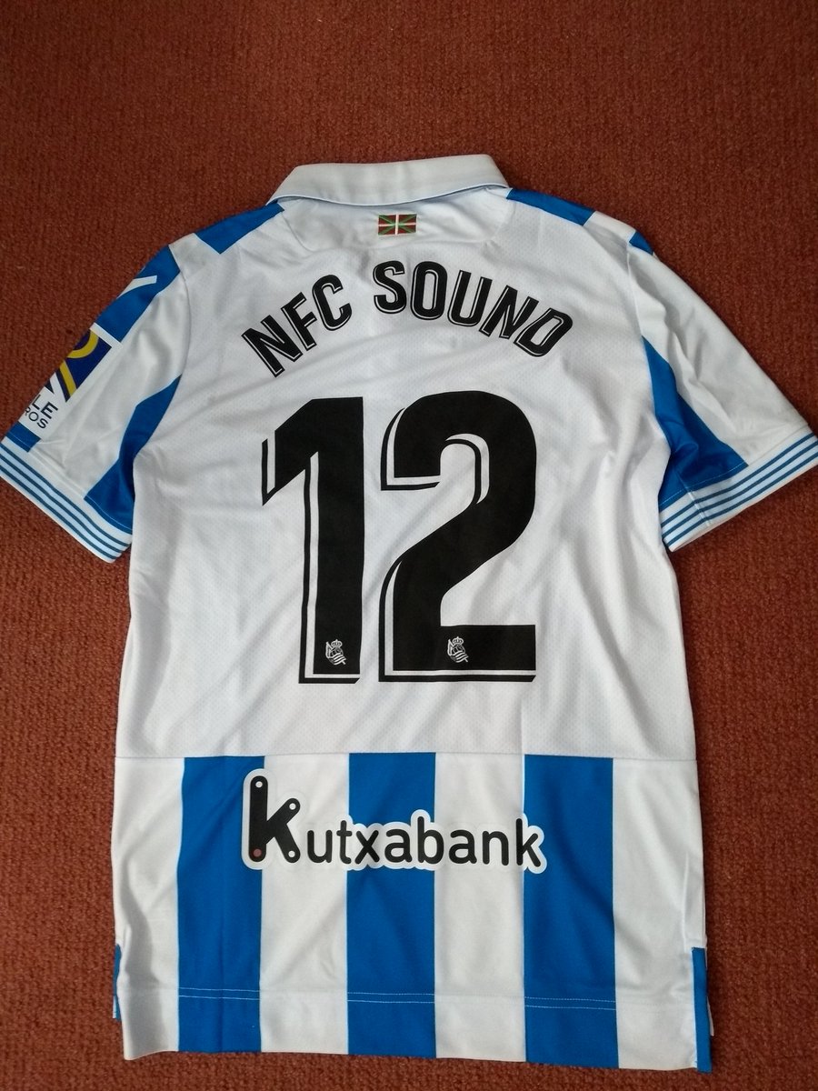 NFCSound's tweet photo. Very nice touch from the @RealSociedad thank you @juaniraola Alberto Elizondo, Gorka Urdapilleta!! https://t.co/nQcRQdHOC9