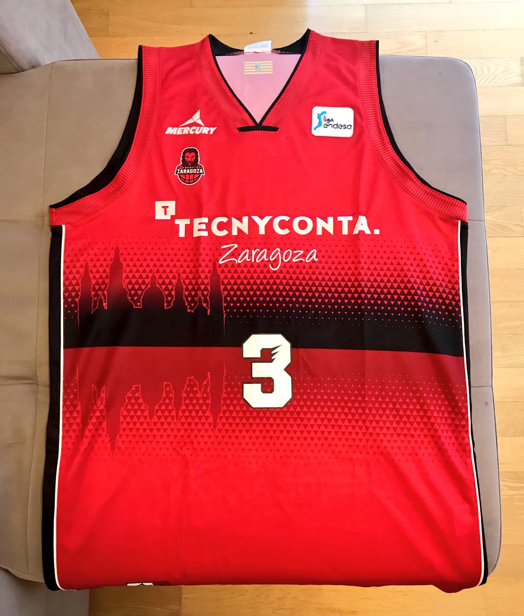 nachomartin83's tweet photo. Hace tiempo que no regalo nada así que este finde sortearé mi cami en mi cuenta de Instagram “@nachomartingang” .Suerte a todos!! https://t.co/jXyZSw3GAm