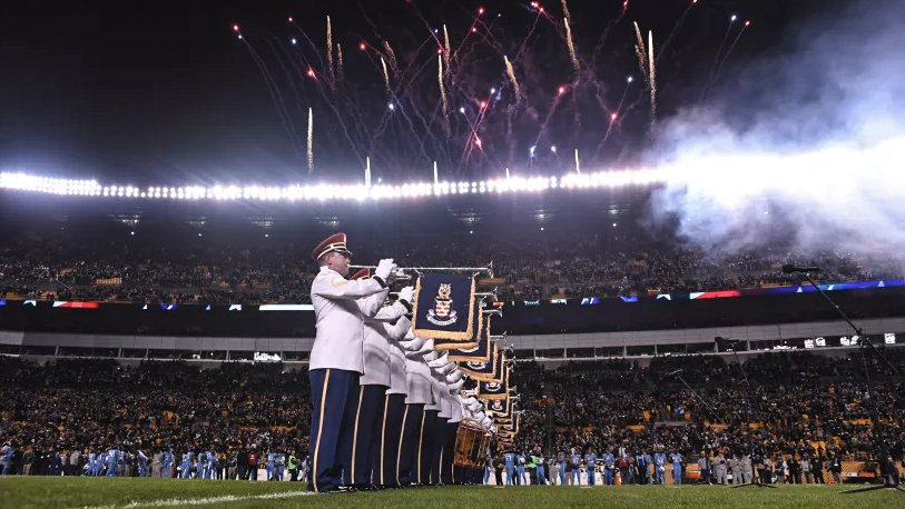steelers's tweet photo. Honoring the military isn’t something that just happens one day a year. It’s something that our players think about daily, especially the many players on our team who have family who have, or continue to serve, in the military. #SaluteToService

READ: https://t.co/Jaz5dvpxdt https://t.co/J3QjC6G7VV
