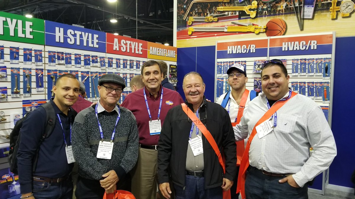 Uniweld_Export's tweet photo. #FuerzaIndustial from #PuertoRico visiting #Uniweld booth at #Fabtech https://t.co/LnJXmlQDJQ