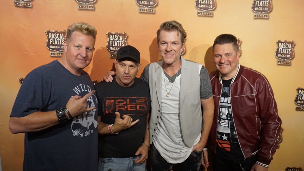 charlesnashvill's tweet photo. @rascalflatts #flatheads. #backtoustour https://t.co/6fRCxga6gg