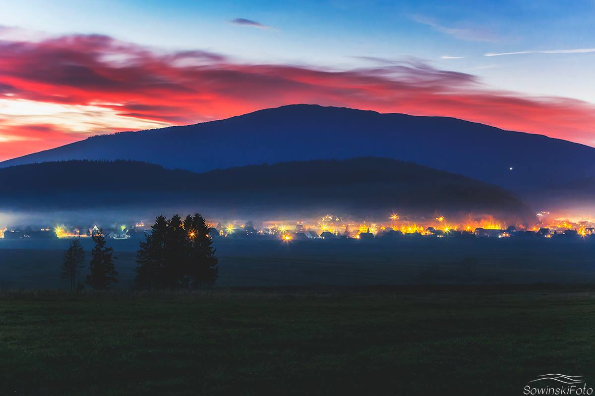 Meteoprognoza Pl A Twitter Na Twitterze Zrobilo Sie Goraco Zatem Cos Na Ukojenie Nerwow Babia Gora Dzis Chwile Po Zachodzie Slonca W Dole Zubrzyca Dolna I Fragment Zubrzycy Gornej Autor Krajobrazy Lukasz Sowinski