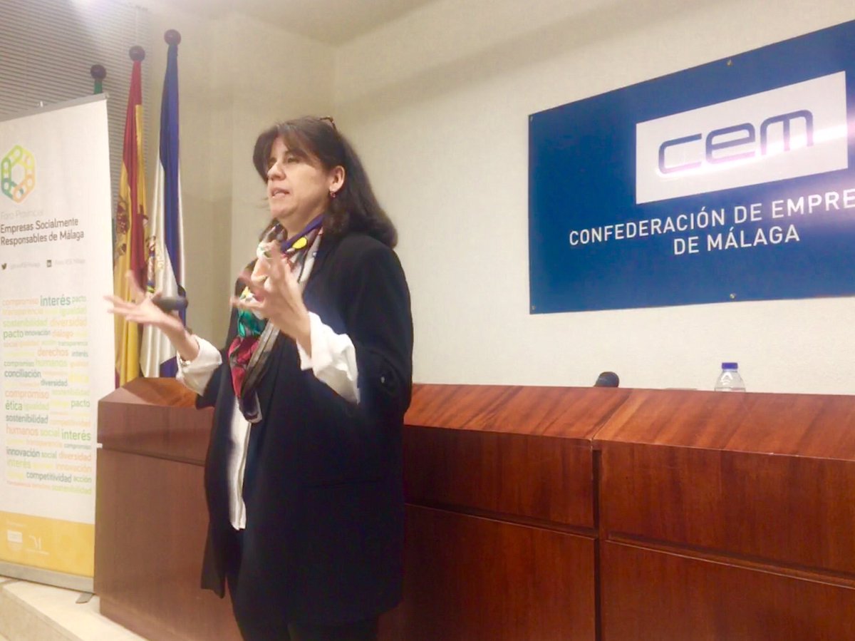 CifalMalaga's tweet photo. Déborah Salafranca, técnico de Relaciones Internacionales de 
Ayuntamiento de Málaga y Proyect Manager en @CifalMalaga, ha hablado hoy en @ForoRSEMalaga sobre la contribución empresarial a los #ODS @cemmalaga @diputacionMLG #SoyRSE #sostenibilidad https://t.co/OK8cSLzIOz