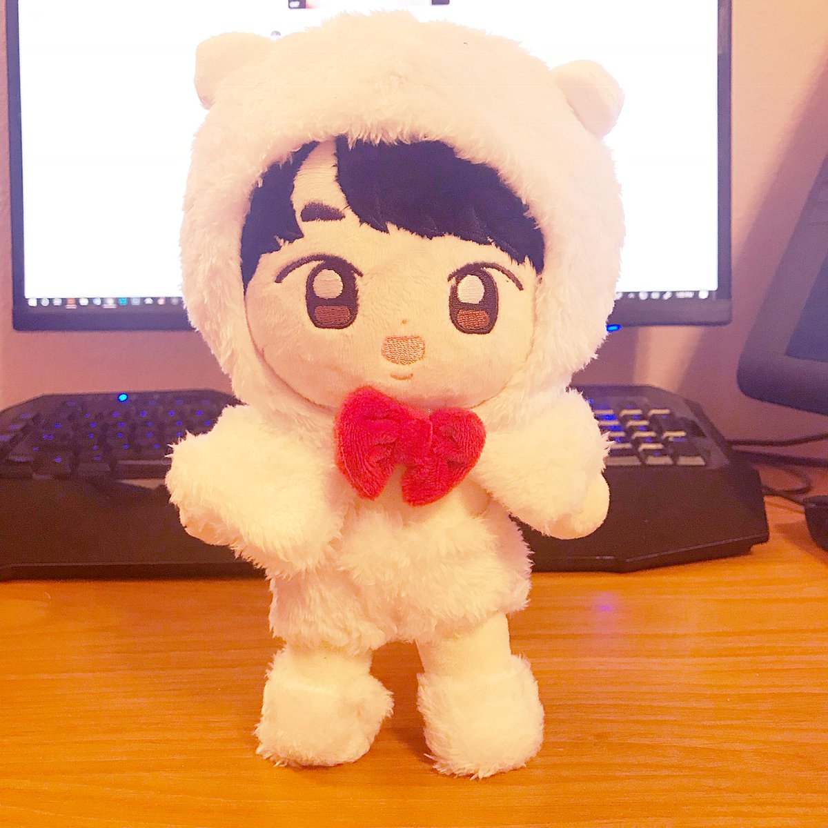 Starcandy_pins's tweet photo. This is the cutest thing ever. Excuse me as I ugly cry in a corner while hugging my smol child. Thank you so much for your hard work and making my first GO a breeze @zheongguk ! Also thank you @DOKIJIN1204  for such a cute design! #bts #btsarmy #seokjin https://t.co/SU3MEojqYX
