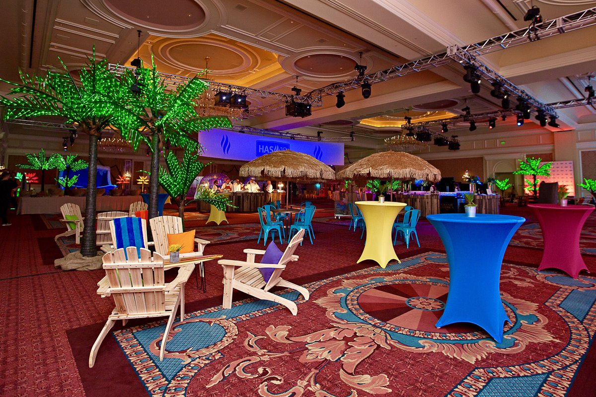 EventLabLLC's tweet image. Palm Tree’s, Ocean Breeze... Take Us Back To This Beach Event Please!  
.
We’d love to help with your next event! Give us a call.  #events #beach