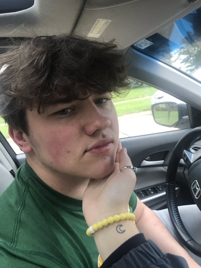 _kxit's tweet image. My crush