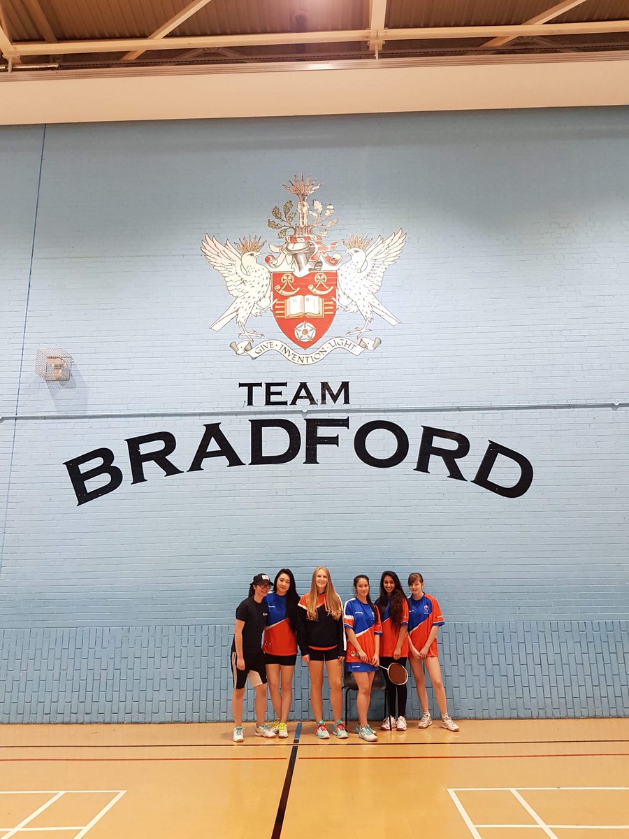 Congratulations to the women’s 1st team who won their cup match against uni of Bradford today! Hard luck to the men’s 2nd team who lost against uclan 😔 #mmusportresult