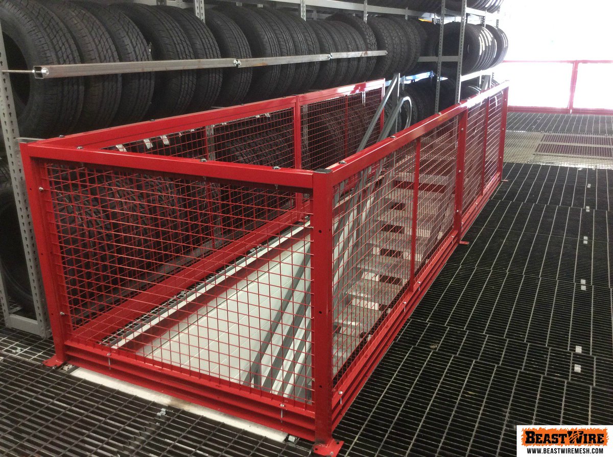 SpaceGuard's tweet photo. Safety first.  #MaterialHandling #SupplyChain #Distribution https://t.co/70Ne5lNyWy