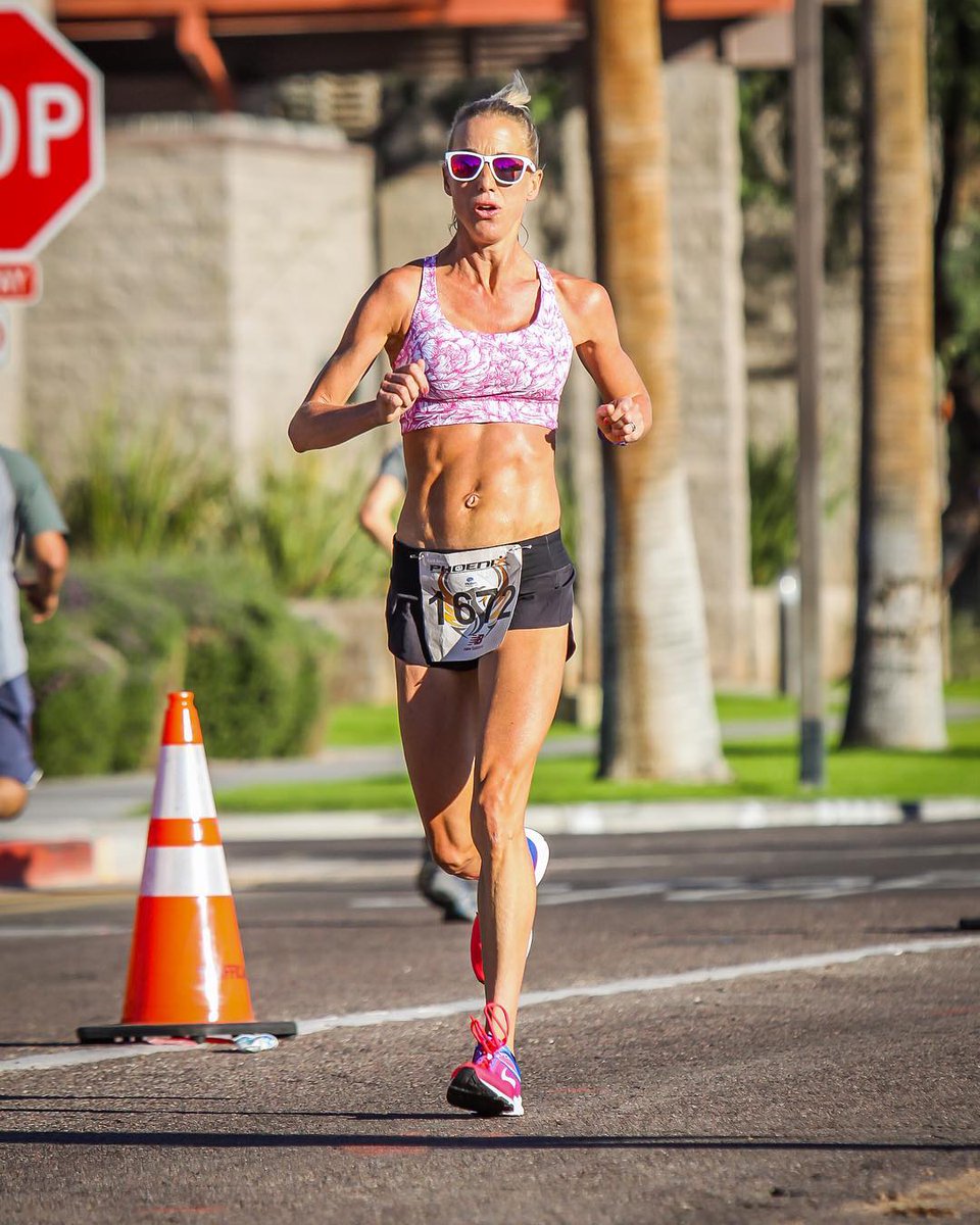 athlinks's tweet photo. And a massive PR to boot
.
.
@melissaruse Race photos from the Phoenix 3TV Half Marathon!
#athlinksignited #road2CIM #marathontraining #ilove2run #pr #running #womensrunningcommunity #arizona #irunstronger #irunshop 📸: Action Media https://t.co/xqcoIyPeof